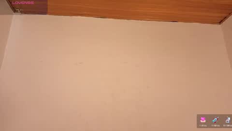 Snapshot of nova_swan chatting on 12/17/25, 06:58 NOVA online show from 12/17/25, 06:58