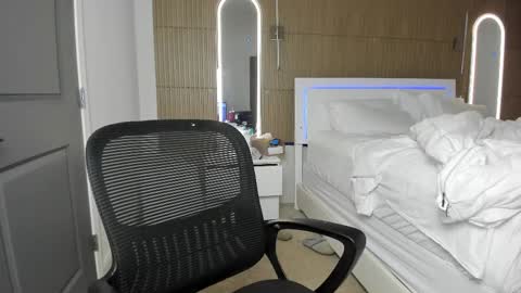 Nova online show from 10/01/25, 02:06