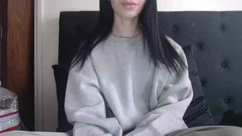 Snapshot of novafrey chatting on 11/09/25, 08:18 Olivia online show from 11/09/25, 08:18