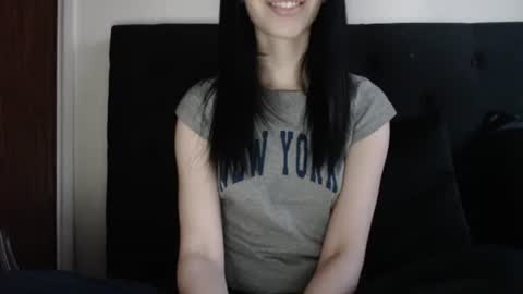 Snapshot of novafrey chatting on 11/17/25, 01:06 Olivia online show from 11/17/25, 01:06