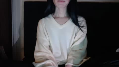 Snapshot of novafrey chatting on 11/22/25, 09:30 Olivia online show from 11/22/25, 09:30