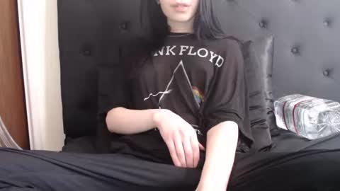 Snapshot of novafrey chatting on 12/02/25, 06:14 Olivia online show from 12/02/25, 06:14