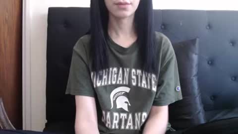 Snapshot of novafrey chatting on 12/04/25, 07:55 Olivia online show from 12/04/25, 07:55