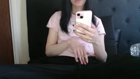 Snapshot of novafrey chatting on 01/12/26, 06:57 Olivia online show from 01/12/26, 06:57