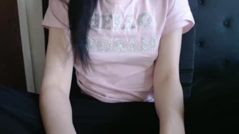 Snapshot of novafrey chatting on 01/13/26, 05:18 Olivia online show from 01/13/26, 05:18