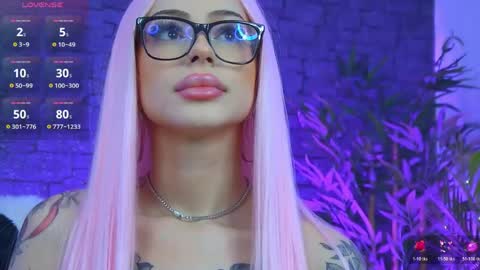 Snapshot of novajadex chatting on 05/18/26, 04:24 Ariana online show from 05/18/26, 04:24