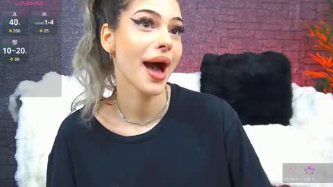 Snapshot of novajadex chatting on 06/02/26, 04:31 Ariana online show from 06/02/26, 04:31