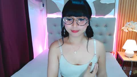 Snapshot of novalustre69 chatting on 04/27/26, 04:27 novalustre69 online show from 04/27/26, 04:27