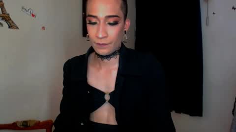 Snapshot of novanyx11 chatting on 09/18/25, 09:50 Nova...  online show from 09/18/25, 09:50