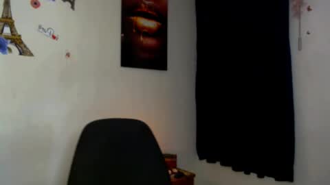 Snapshot of novanyx11 chatting on 09/25/25, 09:51 Nova...  online show from 09/25/25, 09:51