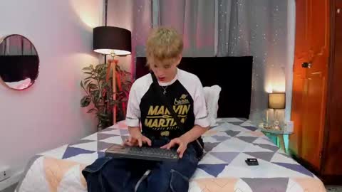 NovayBrian online show from 01/09/25, 04:30