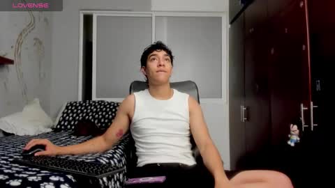 Snapshot of noxx_stark chatting on 11/24/25, 01:38 Noxx online show from 11/24/25, 01:38