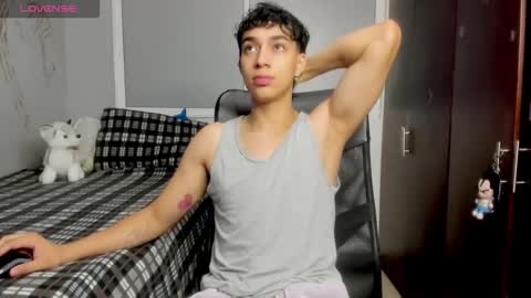 Snapshot of noxx_stark chatting on 11/29/25, 10:57 Noxx online show from 11/29/25, 10:57