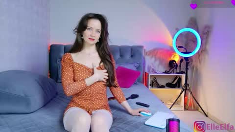 Snapshot of nudeella chatting on 10/03/25, 07:44 ElfaElle Im online .Wednesday Thursday Friday Saturday Sunday from 10pm to 2am GMT3 online show from 10/03/25, 07:44