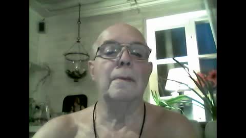 Snapshot of nudistjavist chatting on 01/05/25, 03:02 Haky online show from 01/05/25, 03:02