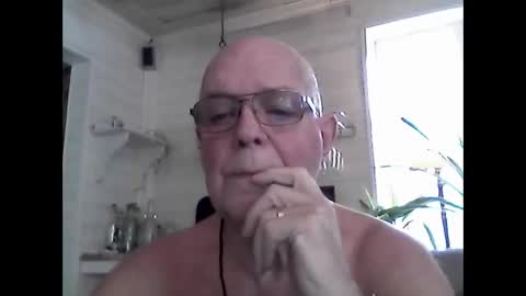 Snapshot of nudistjavist chatting on 01/16/25, 10:42 Haky online show from 01/16/25, 10:42