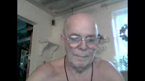 Snapshot of nudistjavist chatting on 12/16/25, 12:32 Haky online show from 12/16/25, 12:32