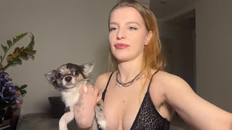 Snapshot of nura_foxx chatting on 02/08/26, 12:47 nura_foxx online show from 02/08/26, 12:47