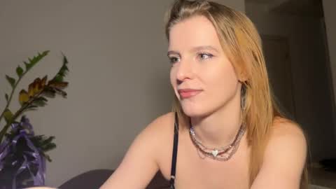 Snapshot of nura_foxx chatting on 02/13/26, 02:07 nura_foxx online show from 02/13/26, 02:07