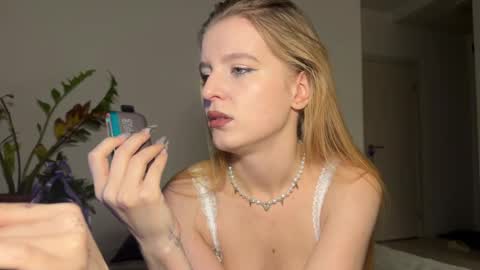 Snapshot of nura_foxx chatting on 02/15/26, 01:02 nura_foxx online show from 02/15/26, 01:02