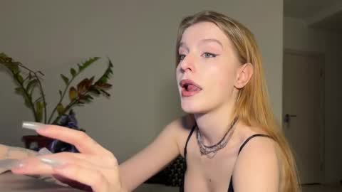 Snapshot of nura_foxx chatting on 02/18/26, 01:56 nura_foxx online show from 02/18/26, 01:56