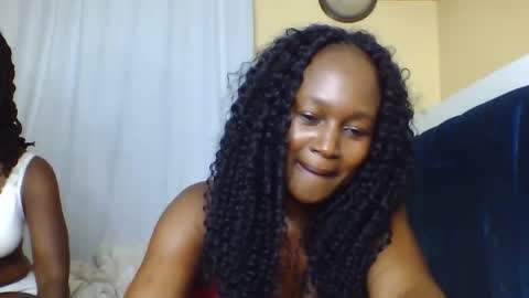 Snapshot of nutgal_ chatting on 10/23/25, 06:39 nutgal online show from 10/23/25, 06:39
