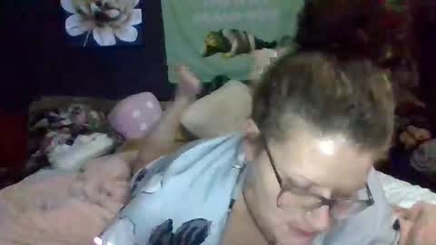 nutthousefunnyfarm online show from 12/14/25, 05:57