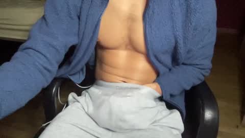 Snapshot of nyc2100 chatting on 01/08/25, 04:55 Your HOTBF online show from 01/08/25, 04:55