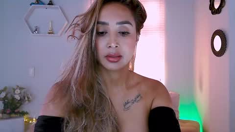 Nycole online show from 01/22/25, 03:29