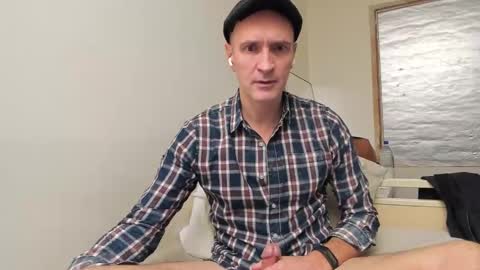 Snapshot of nyhudsonvalleyfun chatting on 10/23/25, 08:29 HudsonValleyNYfun online show from 10/23/25, 08:29