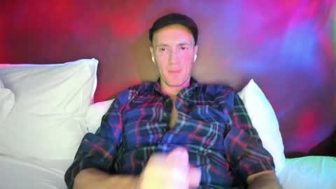 Snapshot of nyhudsonvalleyfun chatting on 11/18/25, 03:45 HudsonValleyNYfun online show from 11/18/25, 03:45