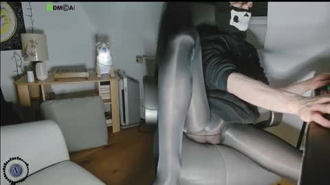 Snapshot of nyl0nnickb0y chatting on 11/11/25, 09:26 Nyl0nnickb0y online show from 11/11/25, 09:26