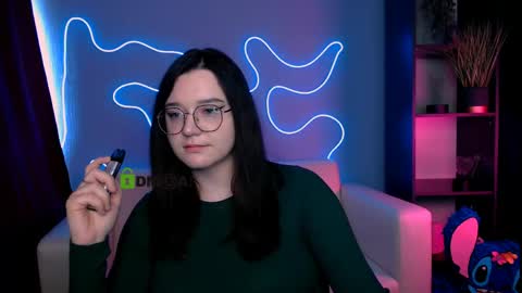 Snapshot of nymiraa chatting on 04/26/26, 01:42 Mira online show from 04/26/26, 01:42