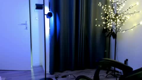 Snapshot of nymphadora__ chatting on 04/20/26, 08:43 Steff online show from 04/20/26, 08:43