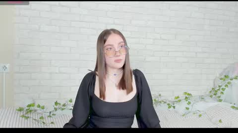 Kat online show from 11/08/25, 03:45