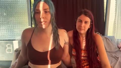 Snapshot of nympharabelle chatting on 10/03/25, 06:43 Creamy Grapefruit online show from 10/03/25, 06:43