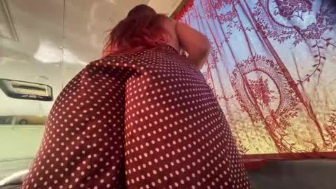 Snapshot of nympharabelle chatting on 10/14/25, 06:03 Creamy Grapefruit online show from 10/14/25, 06:03