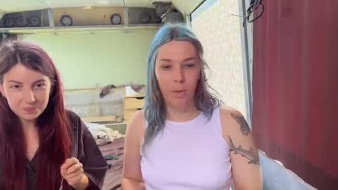 Snapshot of nympharabelle chatting on 10/31/25, 10:11 Creamy Grapefruit online show from 10/31/25, 10:11