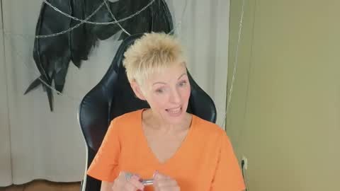 Snapshot of nymphvariety chatting on 11/01/25, 05:20 nymphvariety online show from 11/01/25, 05:20