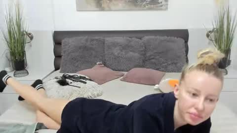 NyokoAnya online show from 10/27/25, 07:01