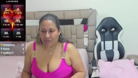 nyomi browm online show from 02/08/25, 09:35