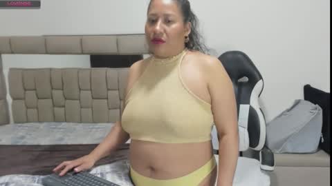 nyomi browm online show from 03/05/25, 05:50