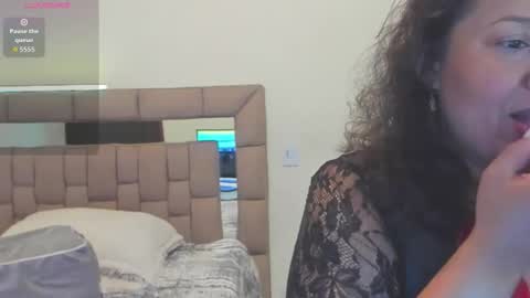 nyomi browm online show from 11/11/25, 09:42