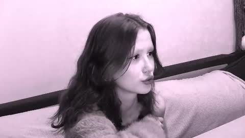 nyra_thira online show from 08/01/26, 09:57