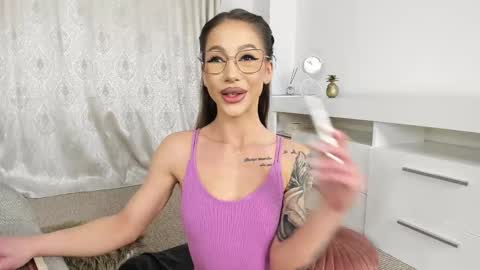 nyrobinova online show from 12/07/24, 07:05