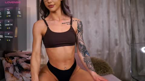 nyrobinova online show from 12/22/24, 07:22