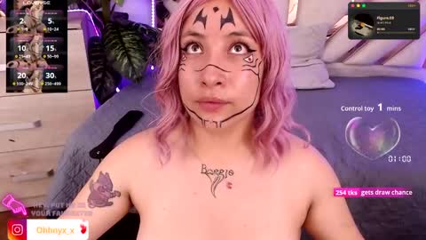 Alex   .    online show from 09/19/25, 12:45