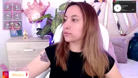 Alex   .    online show from 09/29/25, 09:30