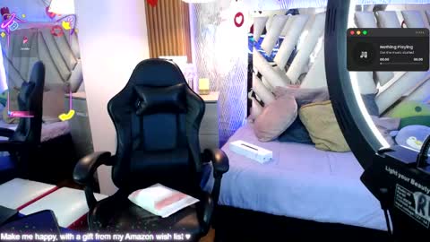 Alex   .    online show from 05/05/26, 02:41