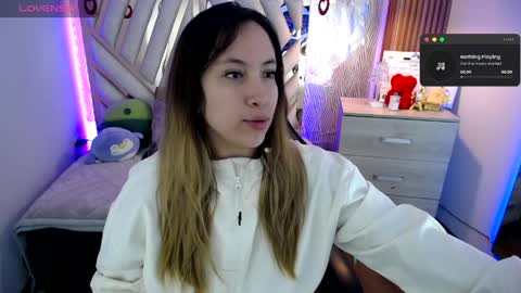 Alex   .    online show from 05/17/26, 02:53